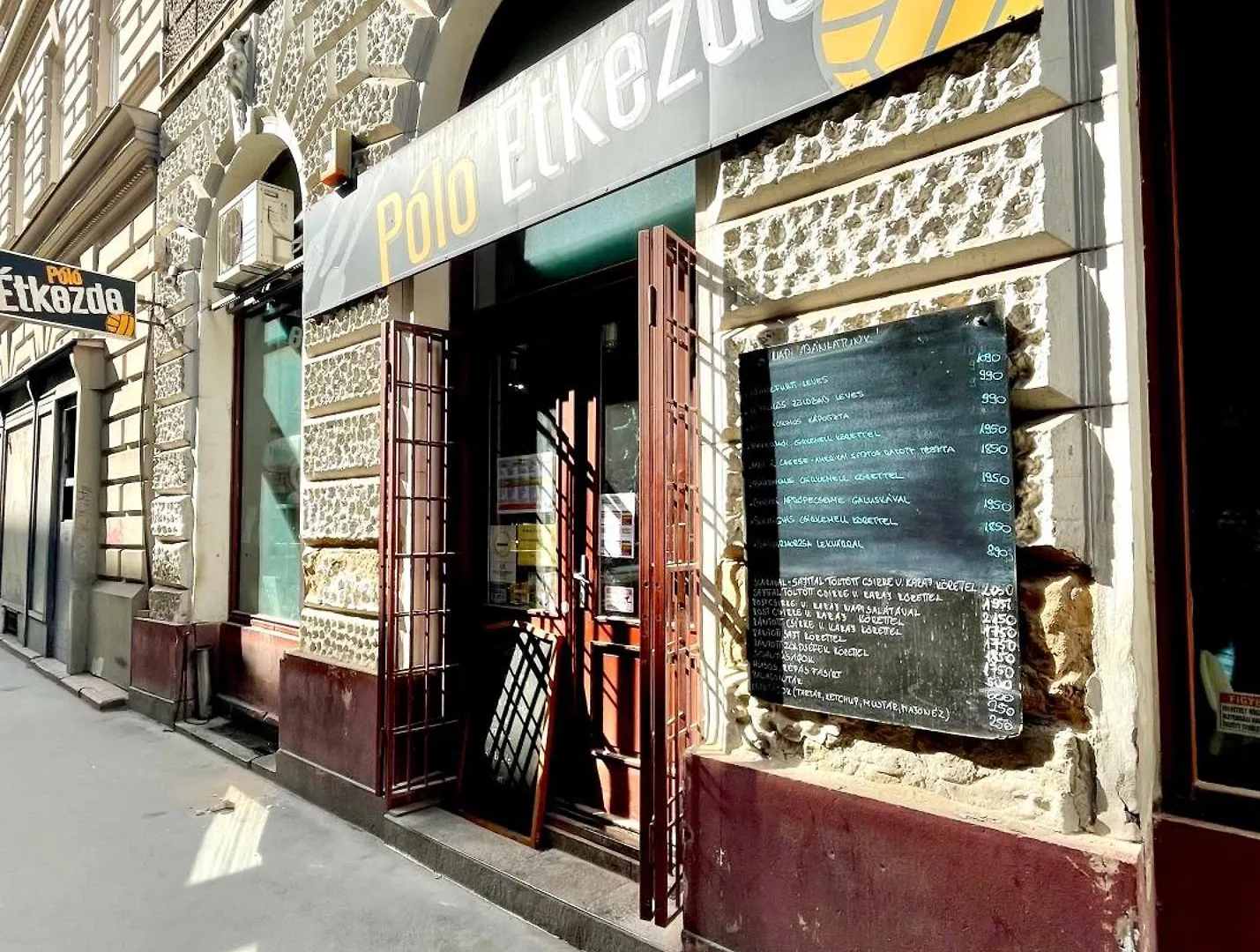 Teresian Apartment Near The Andrassy Street Free Air Conditioner Free Coffee Budapest