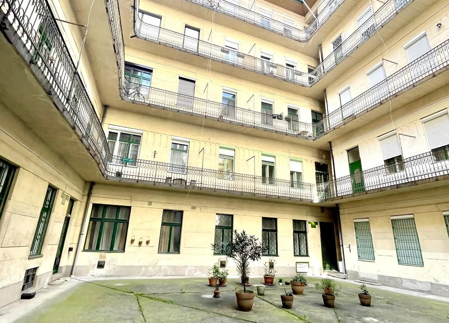 Teresian Apartment Near The Andrassy Street Free Air Conditioner Free Coffee Budapest